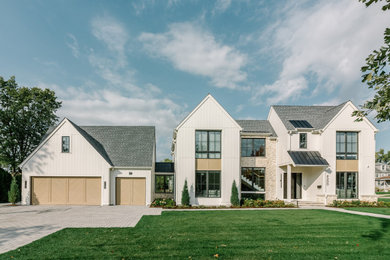 Inspiration for a contemporary exterior home remodel in Chicago
