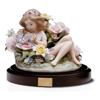 Lladro Tea in The Garden Porcelain Figurine 01001759
