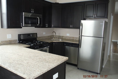 Kitchen photo in Chicago