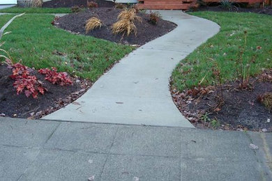 Design ideas for a traditional landscaping in Seattle.