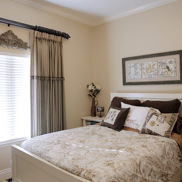 Vintage Style Guest Room Welcomes Visitors