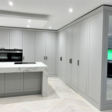 Classic Contemporary Monochromatic Breakfasting Kitchen and Dining