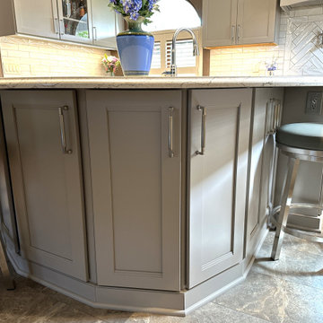 Starmark Waynesville Kitchen in Maple Portabella