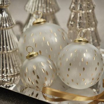 Festive Seasonal Decor Accents