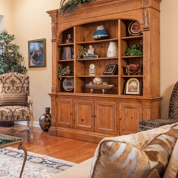 Traditional. Neutral Living Room