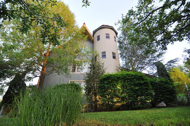 Exterior home idea in Other
