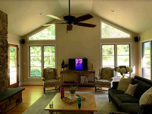 Vaulted Ceiling Wall Or Color, How To Paint A Living Room With Vaulted Ceilings