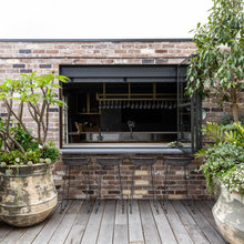 Goolwa Gas Strut Window