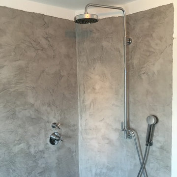 Duschbad mit fugenlosem Designbelag