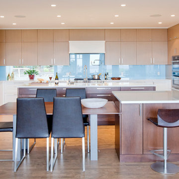 Playfully Minimal Interior in Hollyburn