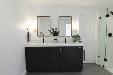 Bathroom - bathroom idea in Portland