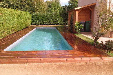 Photo of a modern pool in Paris.