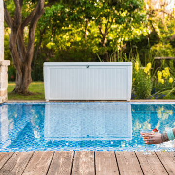 Sumatra 135 Gallon Deck Box by Keter, White