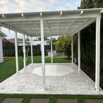 Outdoor Kitchen and Artificial Grass