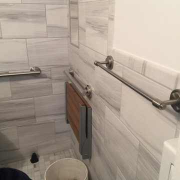Queens Bathroom - Niche on wall