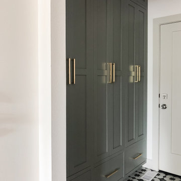 Drop zone entry cabinetry