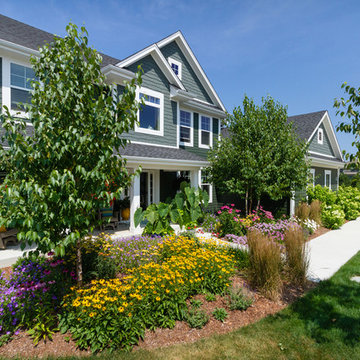 Traditional Front Yard Landscape - Cedarburg