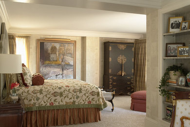 Bedroom - traditional bedroom idea in Minneapolis