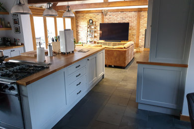Moderne Küche in Hampshire
