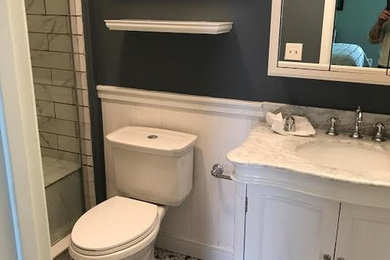 Traditional Full Bathroom