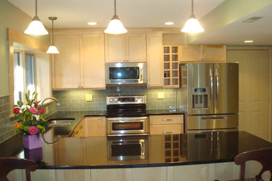 Inspiration for a modern kitchen remodel in Cincinnati
