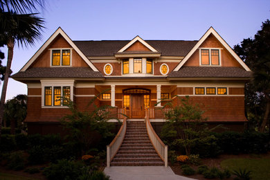 Example of a classic exterior home design in Charleston