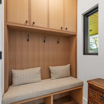 Cozy & Functional Mudroom Retreat
