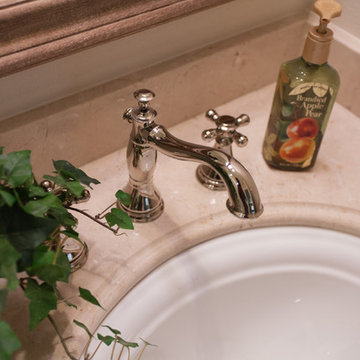 MAVERICK CIRCLE | 1st Floor Guest Bath