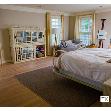 Select Oak Hardwood Finished in Cotton White Stain