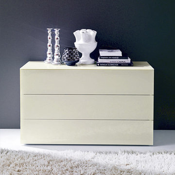 Dressers & Nightstands