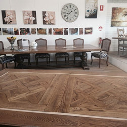 Showroom - Dining Tables
