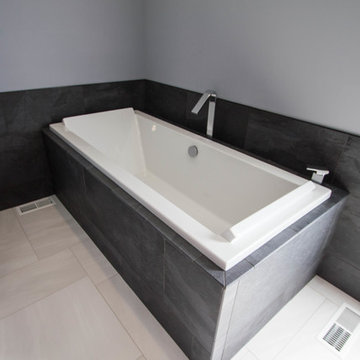 Modern Monochrome Duravit Tub