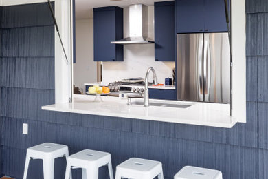 Home design - contemporary home design idea in Grand Rapids