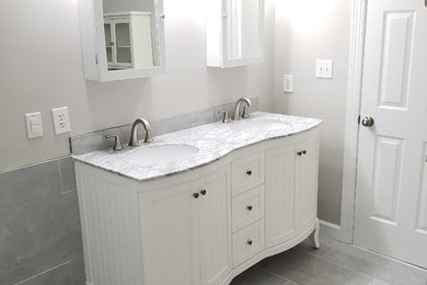 Minimalist bathroom photo in Raleigh
