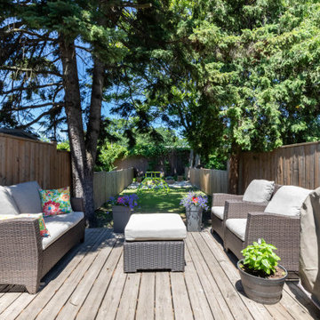 Beautifully renovated row with an incredible backyard retreat!