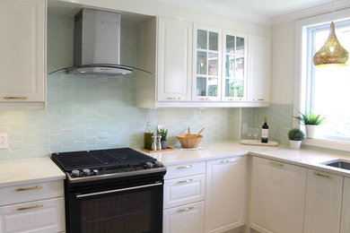 Inspiration for a transitional kitchen remodel in Montreal