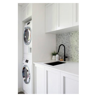 Bilgola Laundry - Beach Style - Laundry Room - Sydney - by Northern ...