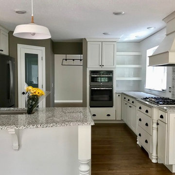 Classic Kitchen with Handpainted Tiles Backsplash