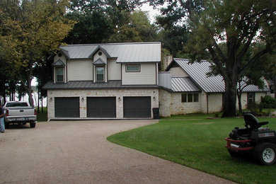 Traditional exterior home idea in Dallas