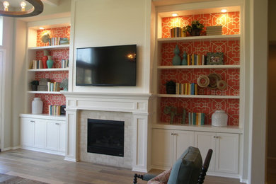 Example of an eclectic living room design in Orange County