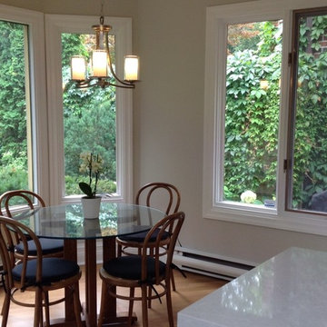 Leaside Kitchen & Powder Room