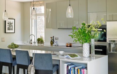 who has their kitchen open to their dining room?
