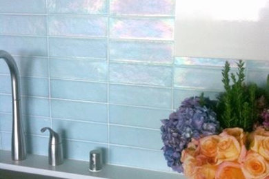 Inspiration for a coastal home design remodel in New York