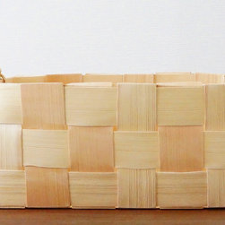 エストニアの手づくりかご モミの木ストックかご - かご・バスケット