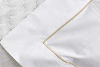 300 TC sateen flat sheet with two pillowcases