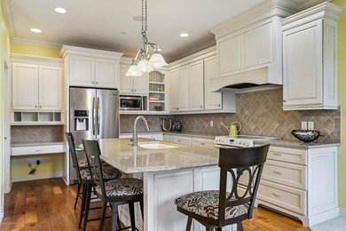 Kitchen photo in Grand Rapids