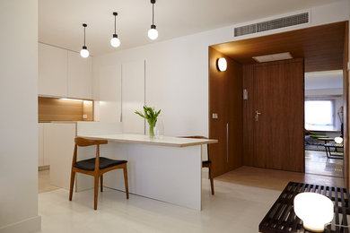 Minimalist kitchen photo in Madrid