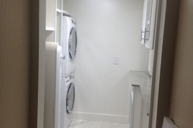 Laundry room - transitional laundry room idea in Phoenix