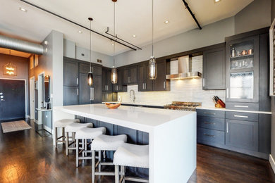 Inspiration for an industrial kitchen remodel in Chicago