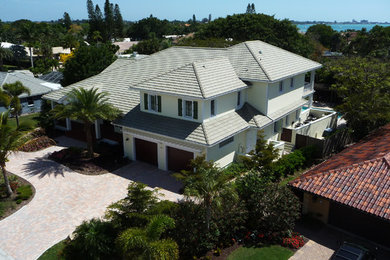 Home design - traditional home design idea in Tampa